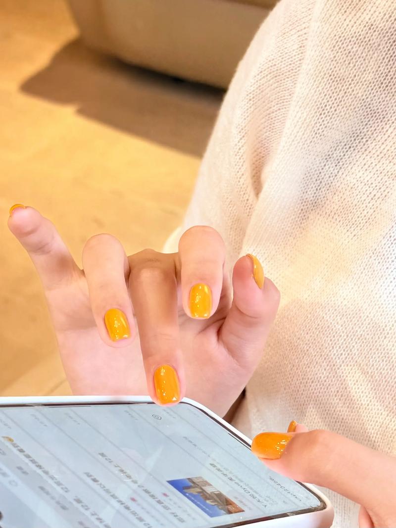 美甲工作室：指尖的艺术如何引领潮流